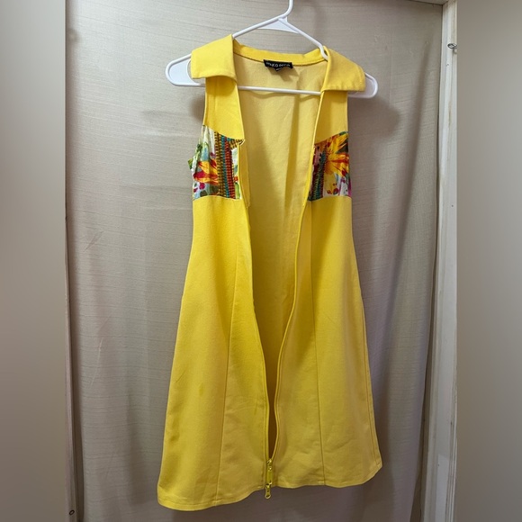 ⚪️ Myco Anna Yellow Zip Up Sleeveless Dress with Colorful Pattern Size XS - Picture 6 of 10